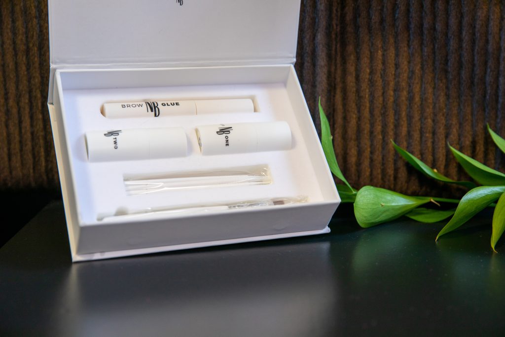 Praktisk brynsløftende og laminerende sett