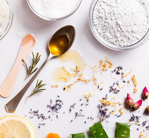 Hvordan laver du dine egne scrubs, masker og creme til smukke fødder? Min opskrift til DIY fodplejeprodukter.