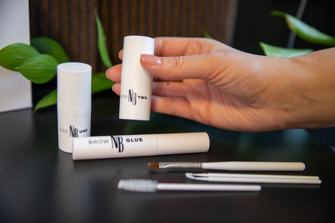 Praktisk brynsløftende og laminerende sett