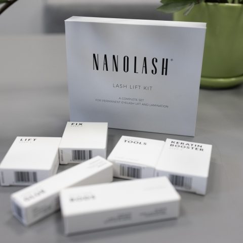 Jeg lavede en lash lift behandling uden en kosmetolog med Nanolash Lash Lift Kittet. Lykkedes det for mig?